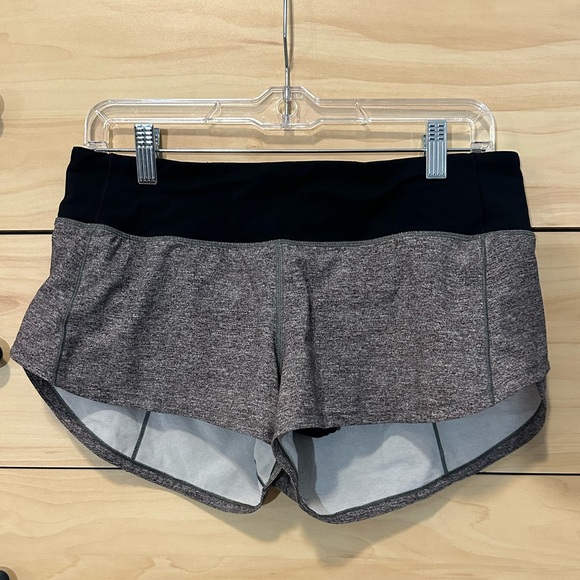 Lululemon Speed Up Low-Rise Lined Short 2.5” Heather Lux Multi Black, Size 6 - Picture 3 of 6